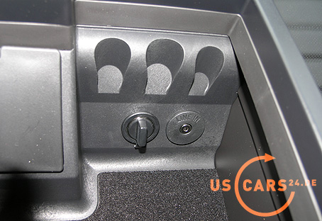 2007 FORD MUSTANG --- Externer Audio-Anschlu&szlig;